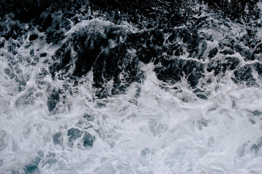 Suds with a Conscience: Why Natural Soap Ingredients Matter for Our Planet (and Why "Stench" is a Good Thing!)
