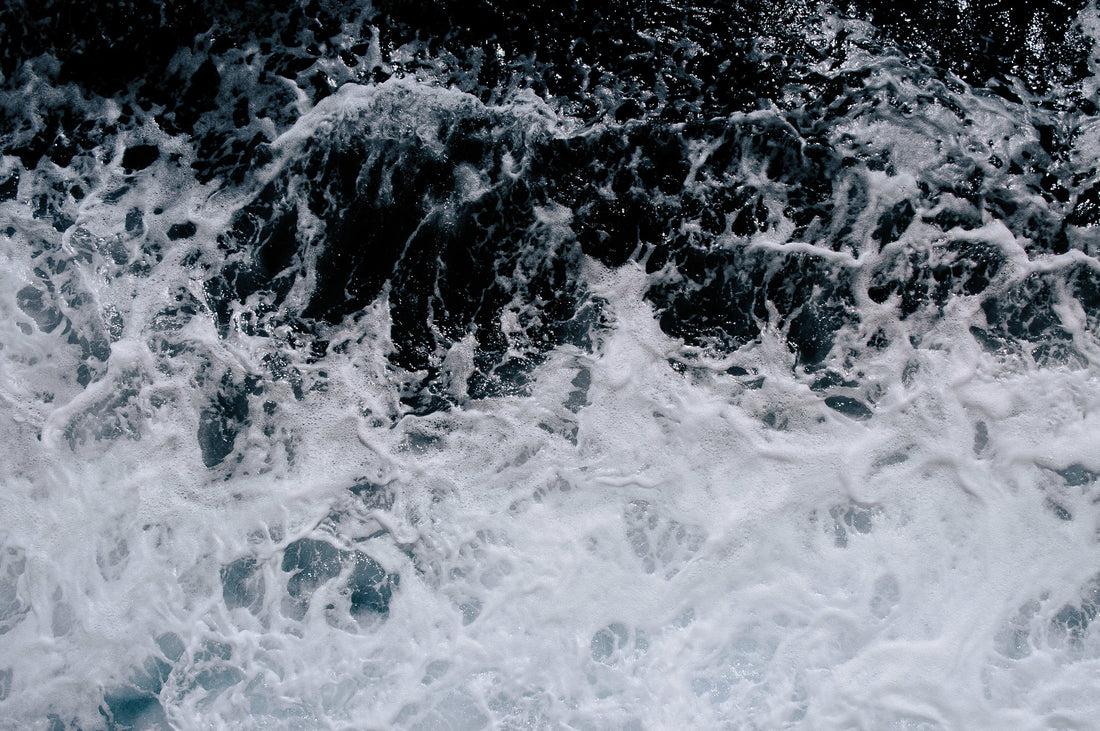 Suds with a Conscience: Why Natural Soap Ingredients Matter for Our Planet (and Why "Stench" is a Good Thing!)